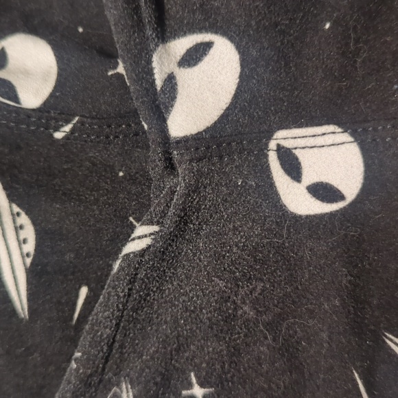 Sweetlegs leggings one size โ aliens - Picture 4 of 4